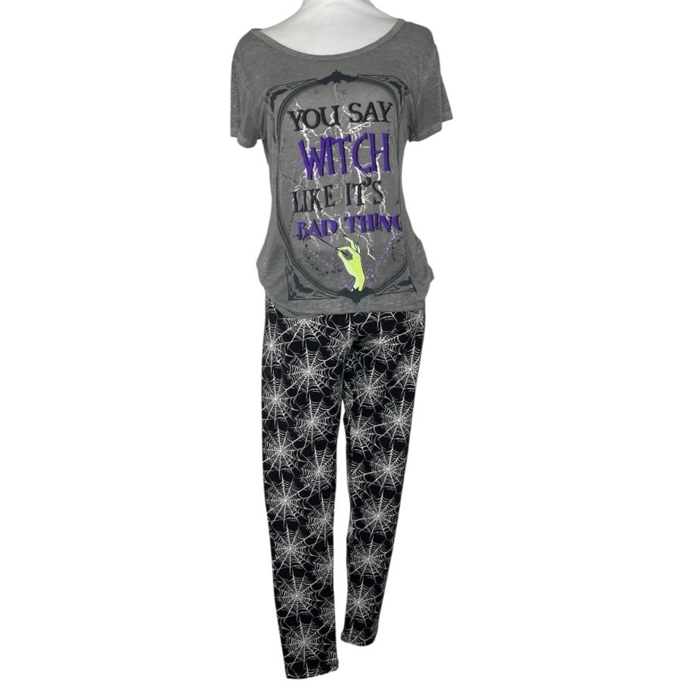 No Boundaries Black White Spider Web Leggings and Witch graphic tee size medium